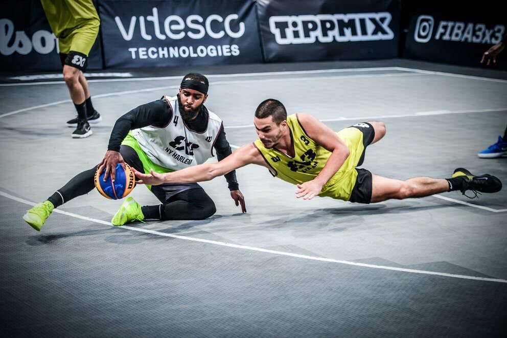 Spot the difference 😊

As Vaske would say: "Where are you going boy?"

Who's your pick 🇺🇲 or 🇷🇸?

#fiba3x3 #fibawt #basketball #nba #nbaplayoffs #denvernuggets #nikolajokic #3x3wt #3x3 #liman3x3 #liman #basketball #bball #vasic