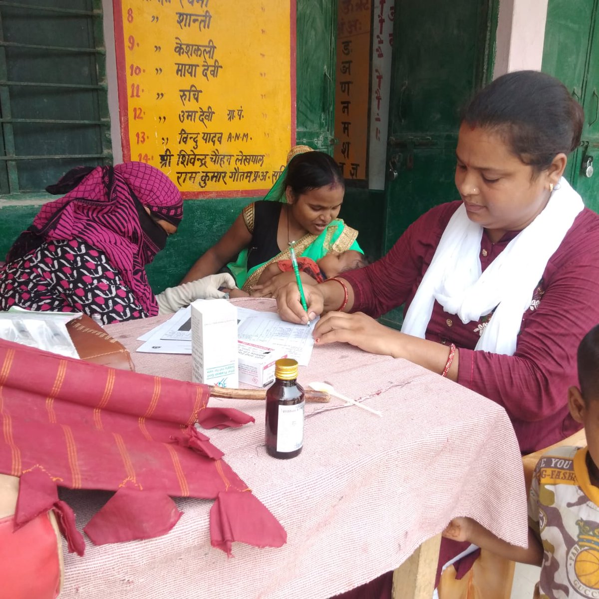 DehatPoshan's tweet photo. Growth monitoring observed in different blocks of Kanpur Dehat on 12th September! #PoshanAbhiyaan @POSHAN_Official @CdoDehat @DDehat @MinistryWCD @CMOfficeUP @smritiirani @tini_tatatrusts https://t.co/TWUqb2ykXL