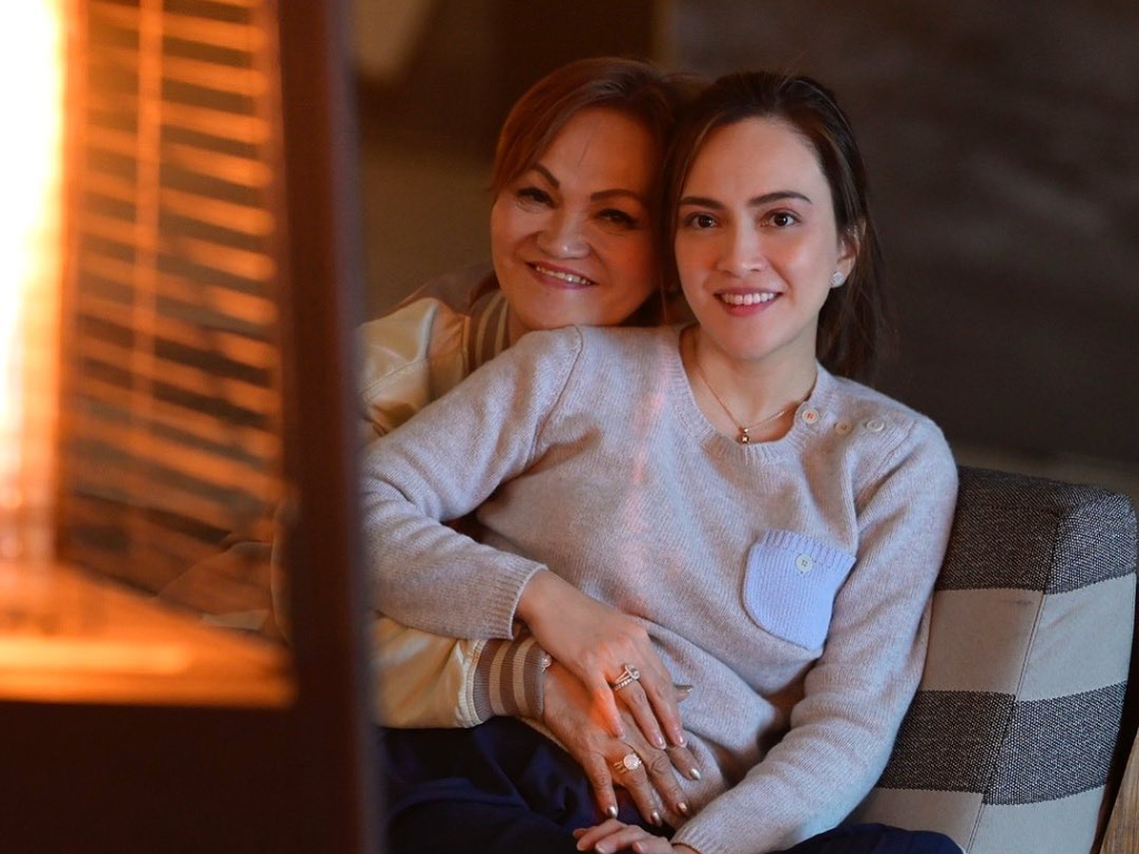 Sebelum Bercerai dan Kembali ke Agama Awal, Ibu Shandy Aulia Ternyata Sempat Masuk Islam indozone.id/s/3esa3NE