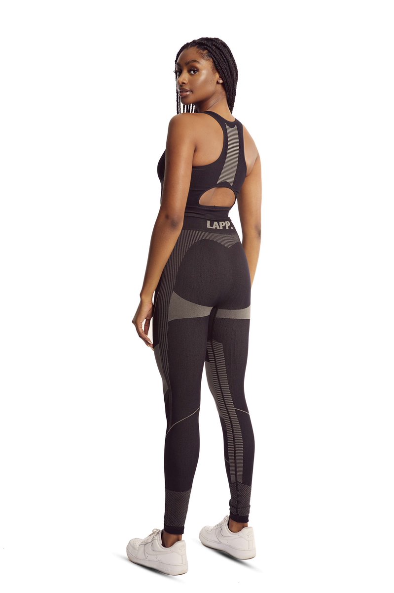 Leomie_Anderson's tweet photo. I worked tirelessly for over a year to relaunch my latest collection with @lappthebrand and yet again a fast fashion company steals the signature details of my hard work. @OfficialPLT STOP STEALING FROM SMALL BUSINESSES. STOP STEALING FROM BLACK WOMEN. https://t.co/MGGWWVvAtL