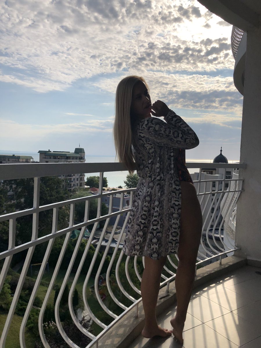 Anerixjasmin's tweet photo. Come “sea” me later on @LiveJasmin  ! We gonna do waves 🙈😍😍😍😍 https://t.co/jqomoQLykP