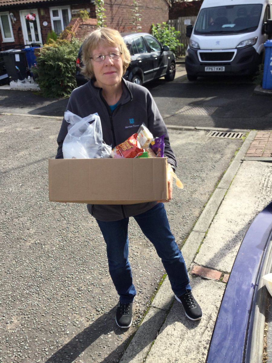 Bernadettewarr's tweet photo. It’s Saturday, it’s ten thirty and it’s  food parcel delivery time. Great to be part of the team delivering parcels to those in need in Latchford.#coopextra #ItsWhatWeDo @StMargarets2015 https://t.co/RgfQ8gTQA2