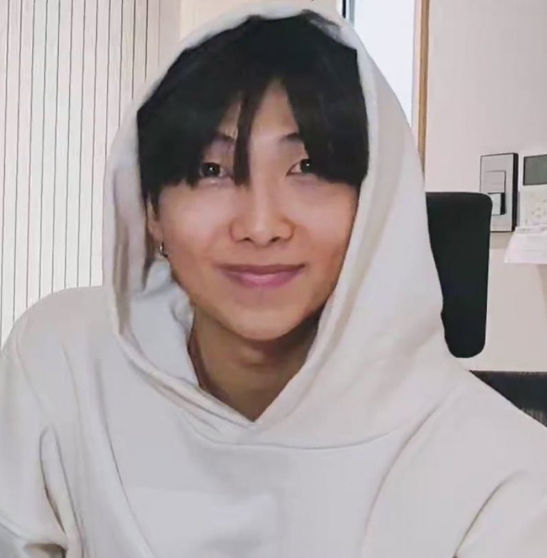 weluvrm's tweet photo. Namjoonie happy birthday 😭💜
Você é uma das pessoas mais incríveis que ja tive o prazer de conhecer nesse mundo.
Não encontro palavras suficientes para descrever o quanto te amo, mas amo tanto que transborda pelos meu olhos.
I LOVE YOU @BTS_twt #HappyNamjoonDay #HappyBirthdayRM https://t.co/GRaDN6Qde1