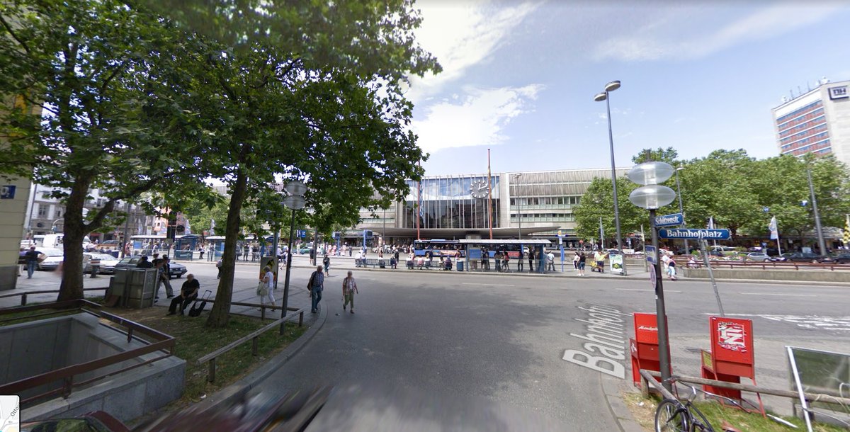 A més, en el cas de la Hbf, està en marxa una reforma que la transformarà totalment, a l'estil de Berlin Hbf. I amb nova estació pel segon túnel de S-Bahn i espai preparat per la tercera estació de metro per la futura línia U9. Espectacular! S'haurà de tornar al 2027. 