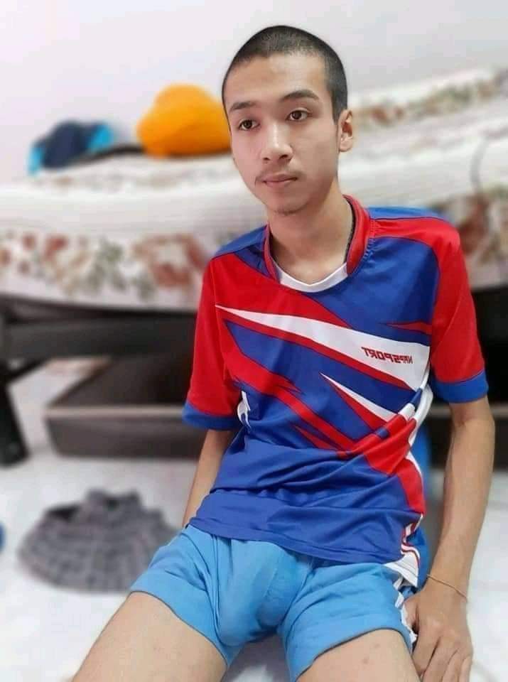wonkloto's tweet photo. @maminanda87 Ayo mbak aq puasin sampek pingsan https://t.co/uymcFHD4eH