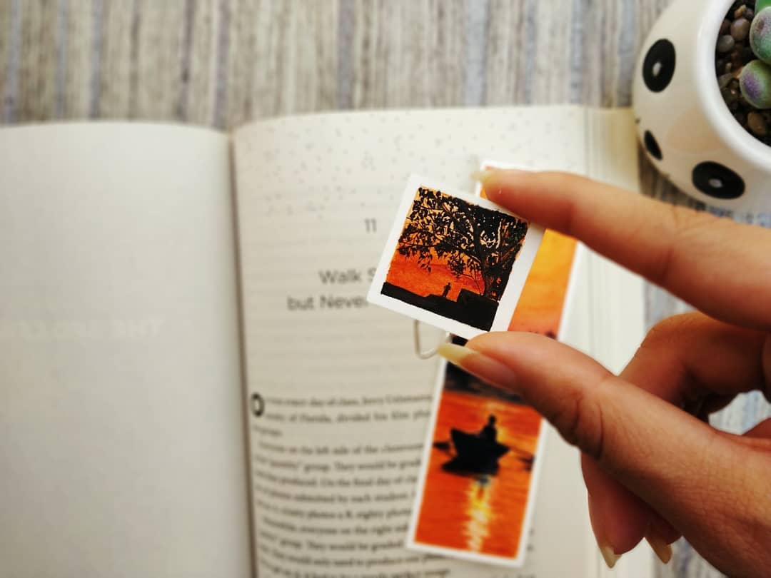 artofpc18's tweet image. UP FOR SALE ¦ PAPER CLIP AND Regular size BOOKMARK COMBO!🏷️

Yey! All my #aninchaugust original creations are available as paper clip bookmarks for SALE! 

You can DM me to order yours or to gift your loved ones📬

Will be…

📸 instagram.com/p/CFCMdjhhS7d/ via tweet.photo