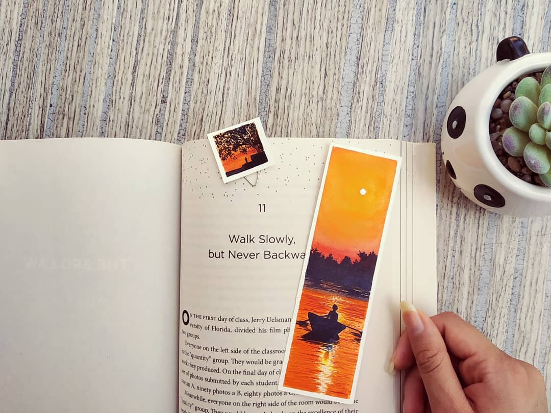 artofpc18's tweet image. UP FOR SALE ¦ PAPER CLIP AND Regular size BOOKMARK COMBO!🏷️

Yey! All my #aninchaugust original creations are available as paper clip bookmarks for SALE! 

You can DM me to order yours or to gift your loved ones📬

Will be…

📸 instagram.com/p/CFCMdjhhS7d/ via tweet.photo