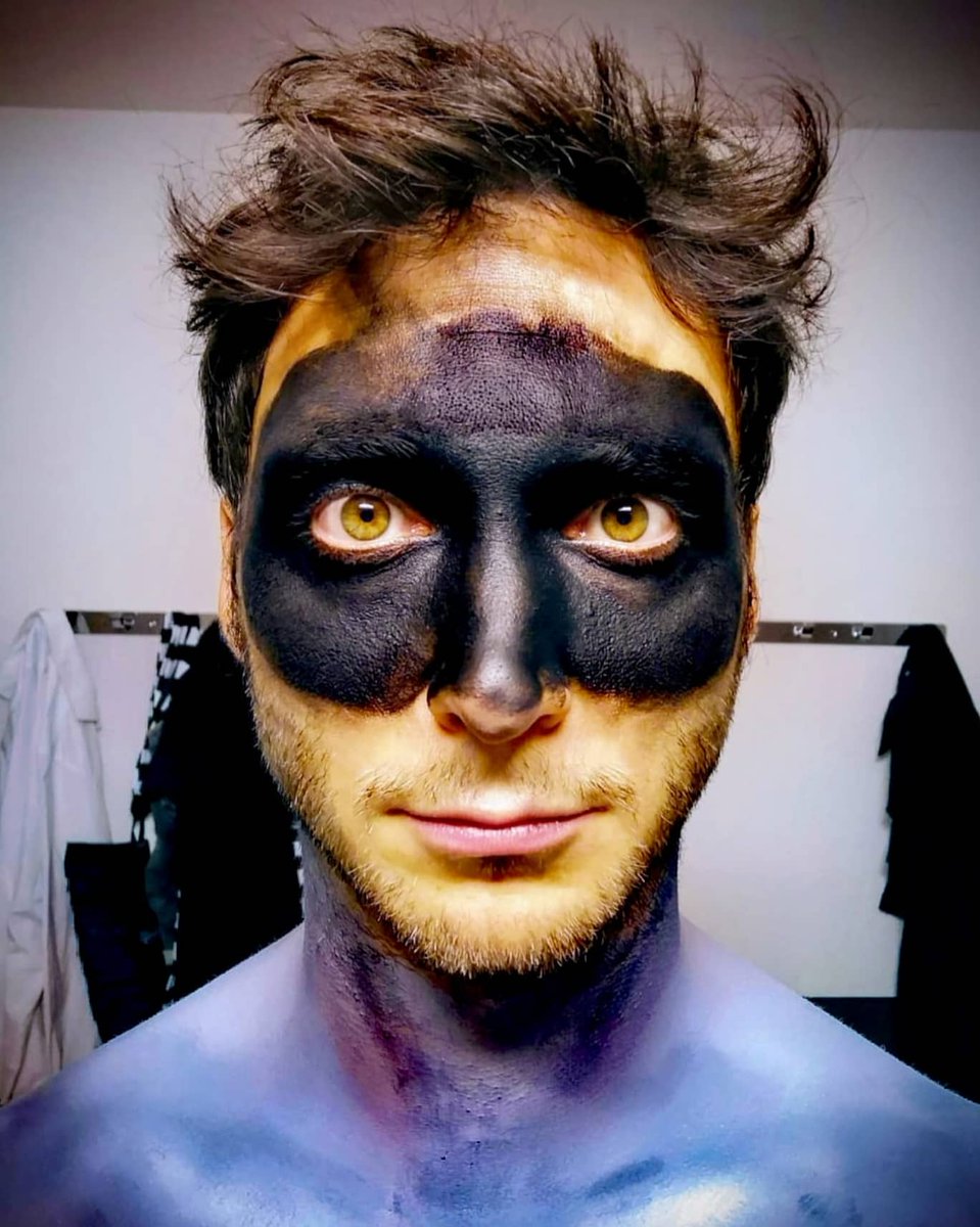 Cisco_Lara's tweet photo. Cuando tienes que bailar con @weareMEGARA a las 22.00 y combatir el crimen organizado a las 00.45 https://t.co/zdzjCjJ0xC