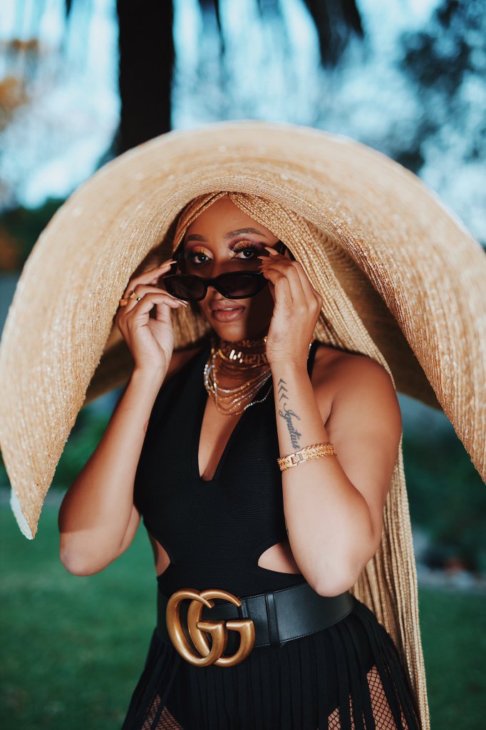 SAHipHopDaily24's tweet photo. @Nadia_nakai what your favorite track on #Naked2 π₯π₯ https://t.co/YRf1b15t74