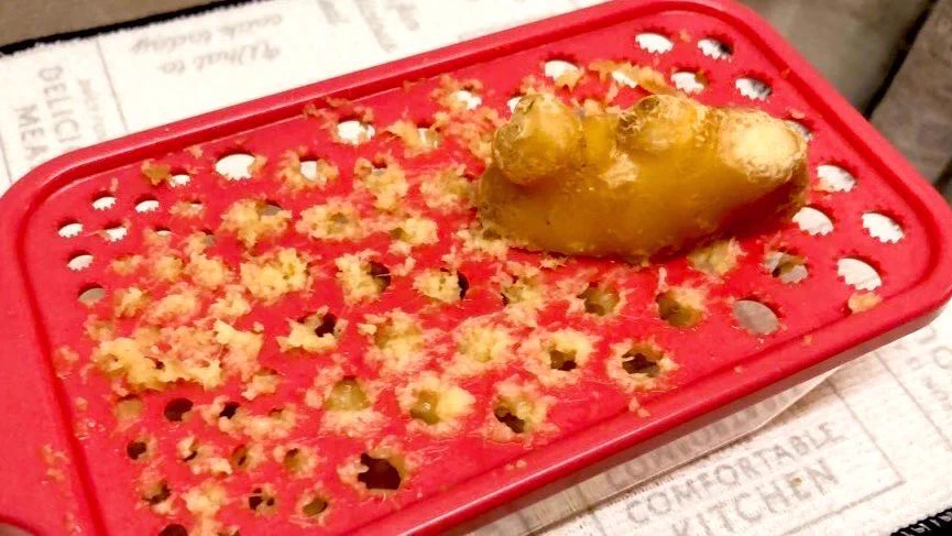 知っておいて損はないライフハック！生姜はすりおろして冷凍すれば新鮮なまま！