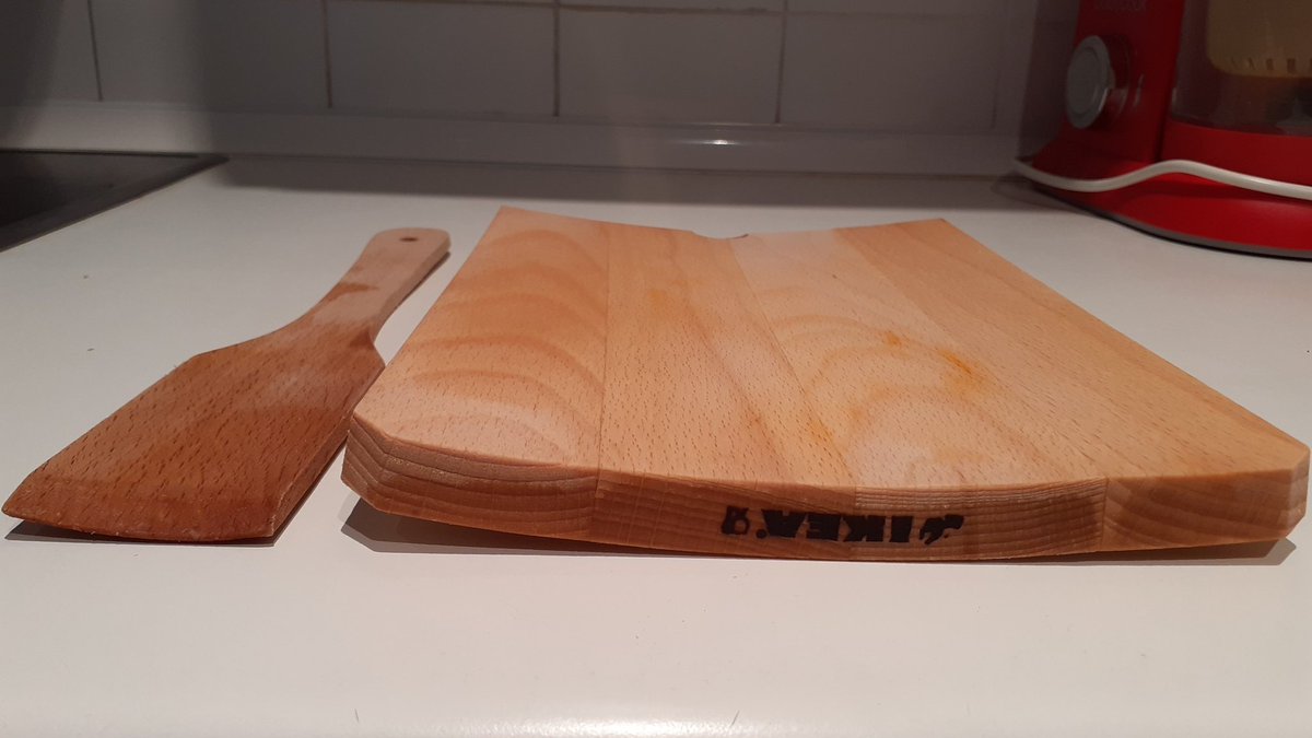 j_mencia's tweet photo. Utensilios de madera de @IKEASpain después de 2 usos. Sin meter en lavavajillas ni nada de eso. Digo yo, por baratos que sean pagas por una funcionalidad, no?, no por un cacho de madera. https://t.co/FKKgxhnRFL