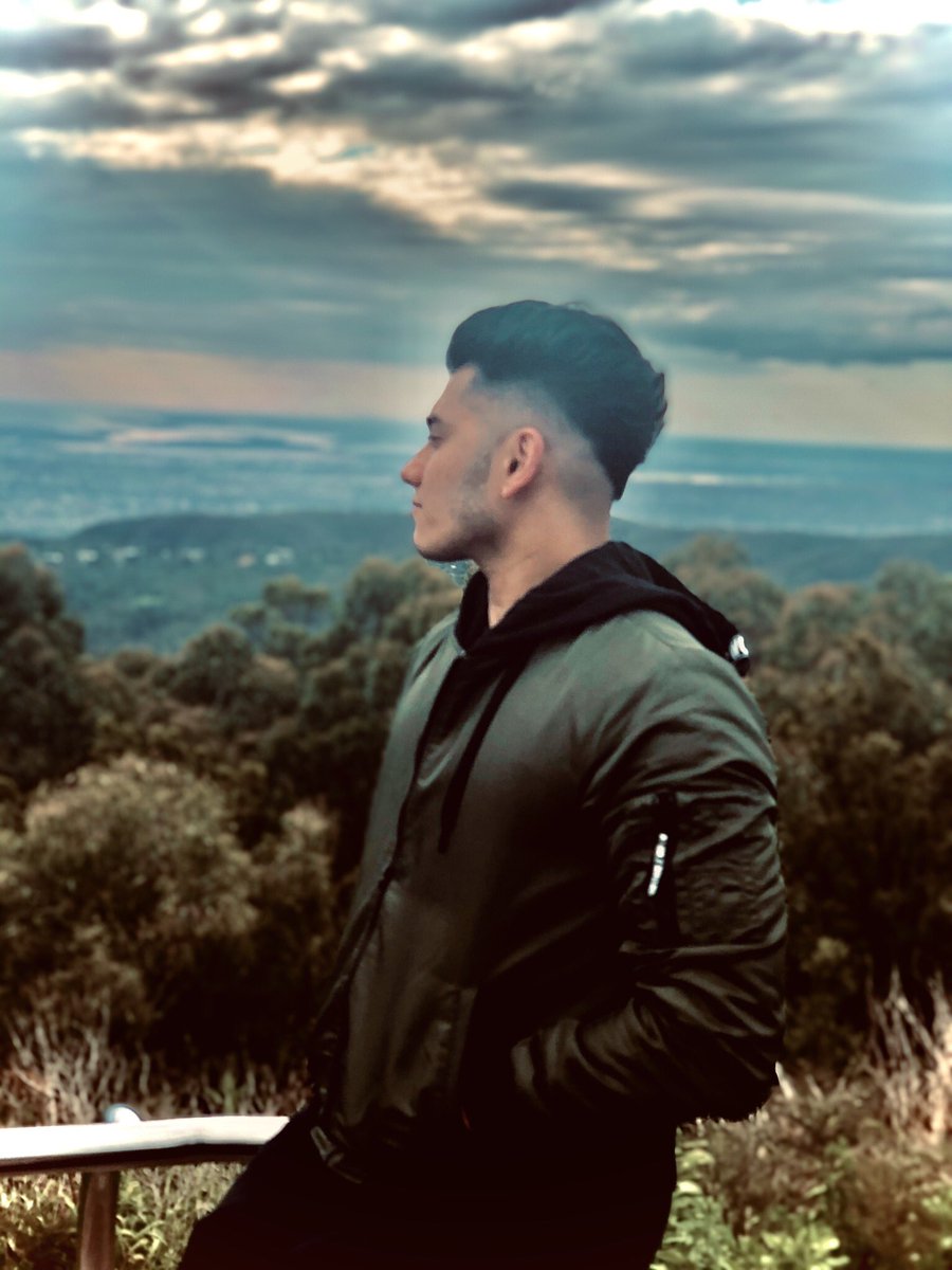 NashKanwal's tweet photo. Shuffle the deck; I’m the King of the pack 👑 https://t.co/aTDgTbBn9u