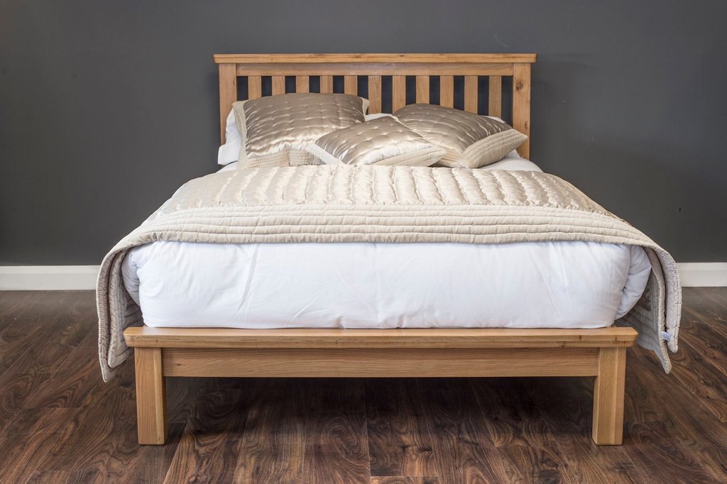 Bonus_Beds's tweet photo. This beautiful oak bed frame is now on display in our showroom on Ballast Quay. Available to order in 3ft, 4ft, 4ft6, 5ft and 6ft. 
Large choice of matching bedroom furniture also available to order. Pop in to view! :) 
#Sligo #Home #Decor #Interiors #Quality https://t.co/BwXJzfh0xd