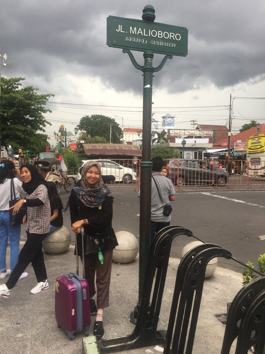 rachrinii's tweet photo. Mumpung trending #jogya
Akan selalu ku ingat di dalam hatiku yg paling dalam ketika kita bersama berjalan bergandengan tangan menikmati indahnya kota jogya istimewa .. iya waktu itu di jogya ❤️ https://t.co/LTqPaF282z