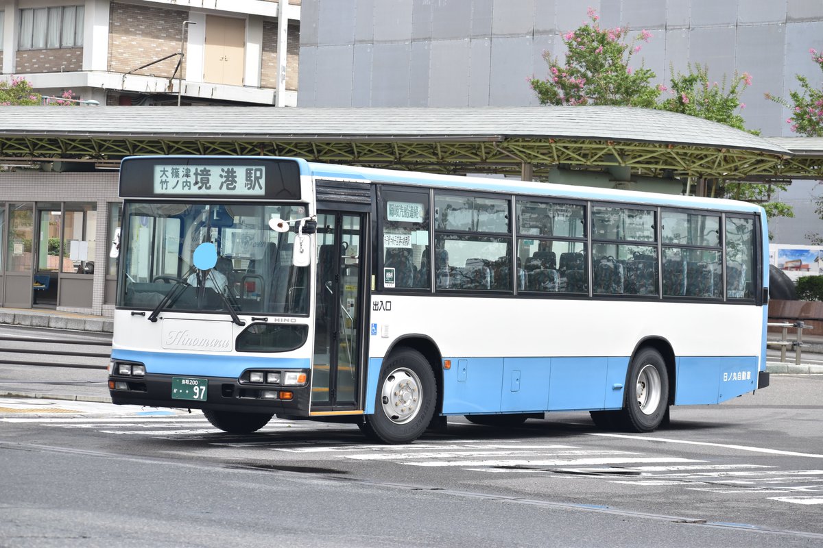 走る鉄バス tweet media