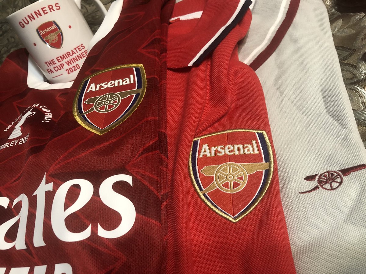 lawisejr's tweet photo. @Arsenal 7:30 am kickoff in Knoxville, Tennessee. @arsenalamerica flag flying in front of the house, sporting #AlwaysForward14, watching with @sjwise1, and having first cup of tea. #GOYG https://t.co/g2z2axqujg