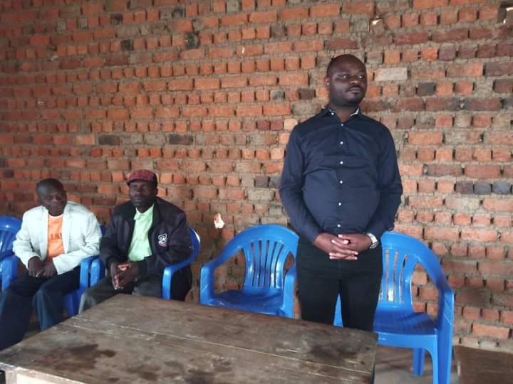 KamusakyJossar1's tweet photo. 🔴De passage dans le même territoire de #RUBERO, au village #KASEGHE toujours en route pour #BUTEMBO, son excellence @BillyKambale1 le patron de la jeunesse congolaise a eu l'honneur de racontre la population de ce coin du pays @IncJeunesse @Quedrick_Chiruz @PrimatureRDC https://t.co/0x7G9i2fDO