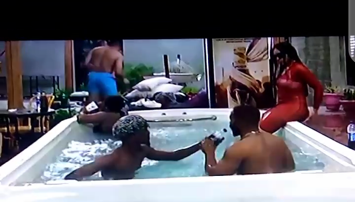 Sweet_Addingi's tweet photo. #AGirlLikeNengi
No wonder #ozo can't do without #nenge babe weey deey boost bubble's... #Lucy could not help it... Question is HAVE YOU SEEN NENGE
wait until you see her... #BBNaija @BBNaija2020Lock #BBNaijialockdown2020 🎉 https://t.co/N2m5y34rIc