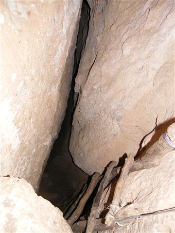caudelguille's tweet photo. L'escala per baixar al Cau dels Emboscats (Els Emprius), al límit termenal entre #mura i #santllorençsavall #guerracivil #emboscats
https://t.co/uTMoQPR4yv https://t.co/rJL17oimLq