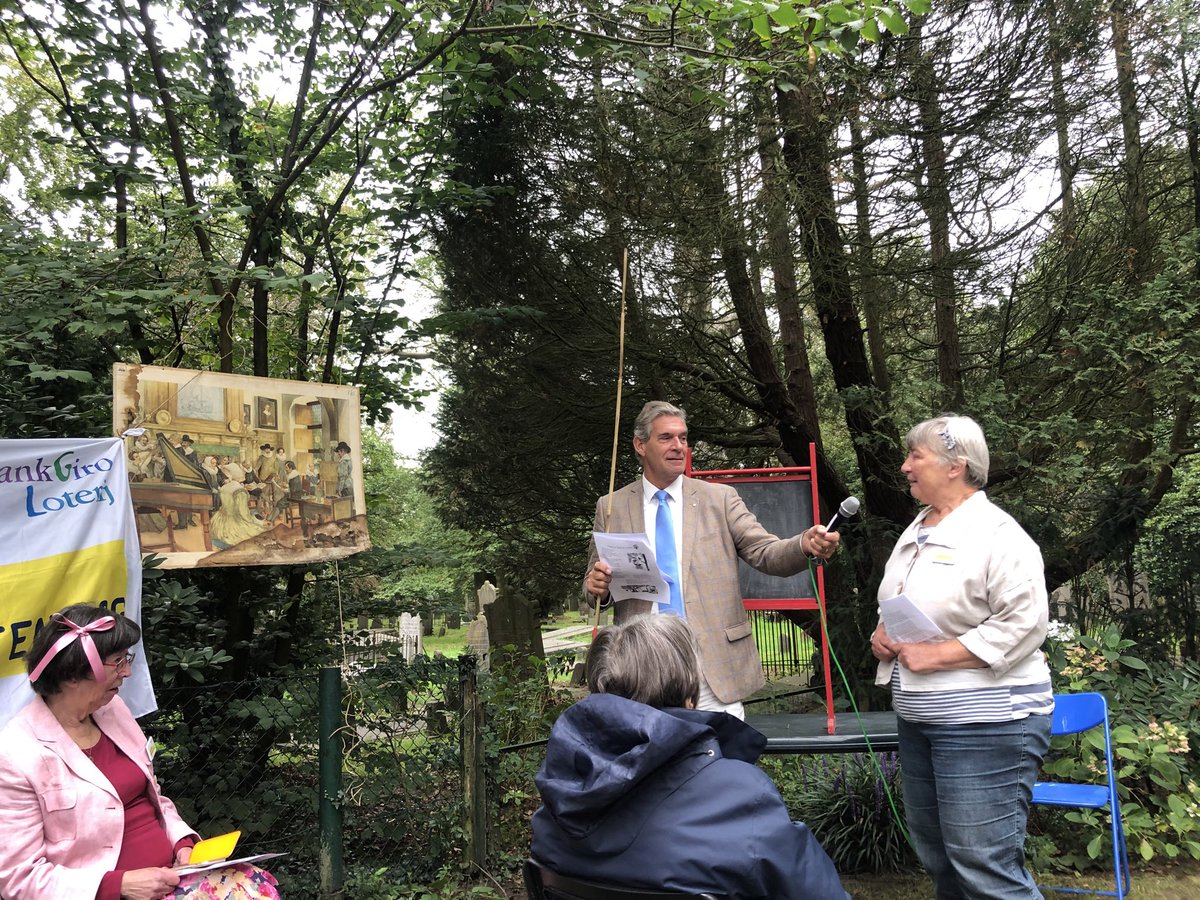 VerhoefTim's tweet image. ‘Schoolmeester’ burgemeester Naafs heeft het Open Monumentenweekend in Driebergen geopend.