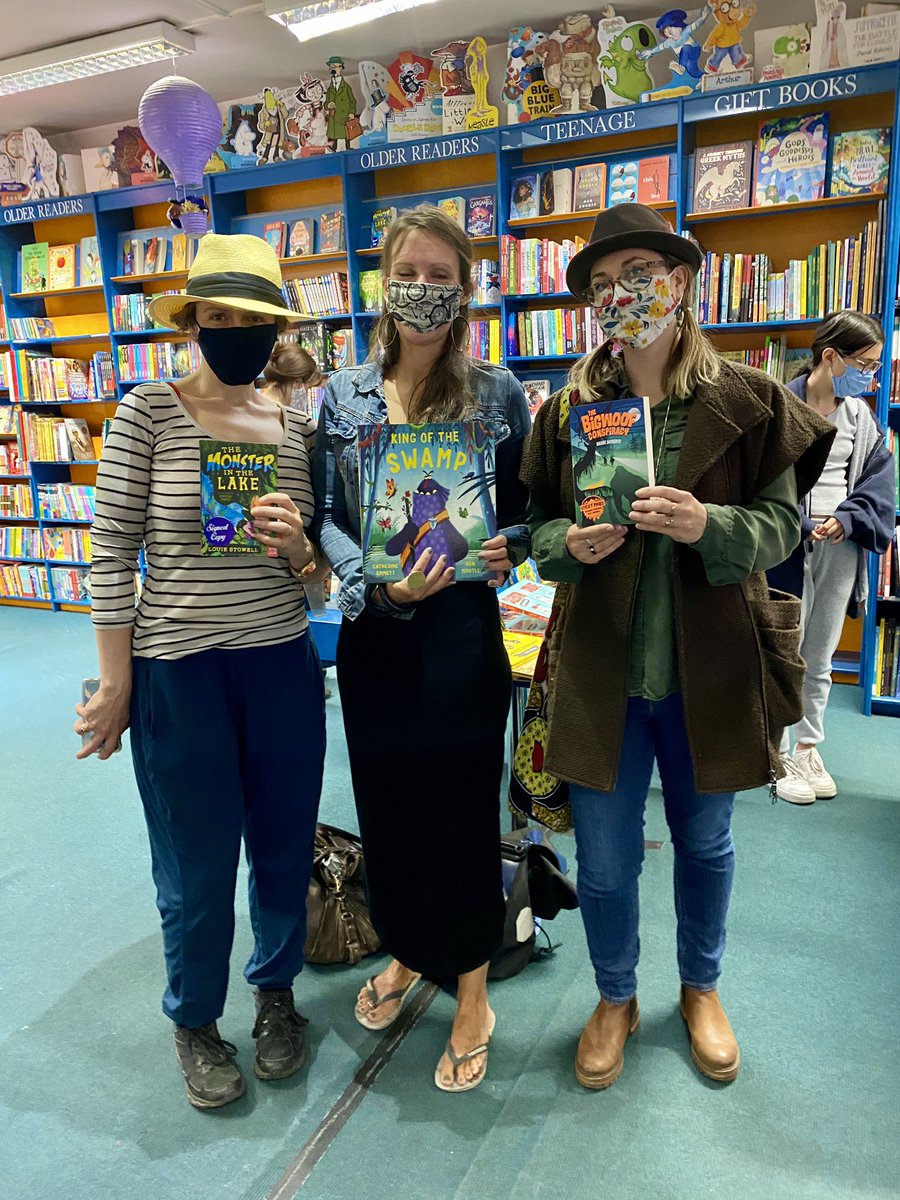 maddashe's tweet photo. Psst... #StokeNewington! Three super fly #kidslit authors just popped in to sign some books 😲

Stop by the fantastic @StokeyBookshop to pick up a SIGNED copy of #TheBigwoofConspiracy, #KingoftheSwamp,  #TheDragonintheLibrary and #TheMonsterintheLake! https://t.co/rgGnxj31Lx