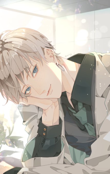 「あ、目…覚めました?」 