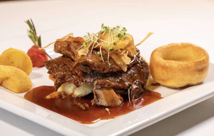 murphy_hotel's tweet photo. Pre-book your table for Sunday Lunch served from 12:15pm to 3pm ..Full a la Carte from 3pm to 9pm call 071-9185598
#DineIn #DineOut #GotYouCovered #MurphysHotel https://t.co/xc47d5fJwz