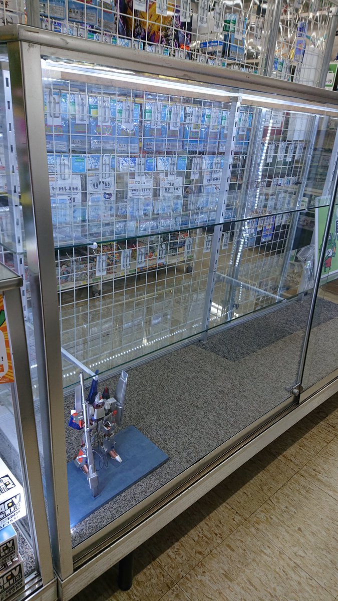 Lili 埼玉県川越市の模型店 ケイホビー にてレンタル展示スペースを使った展示会を開催します ガラスケースのサイズは横幅175 縦90 三段なので実質30以下 奥行40センチです 定員は18名 昨日のアンケートコメント優先で調整します 展示キットは