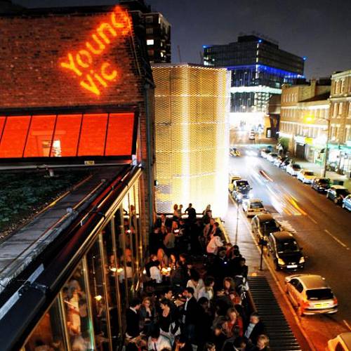 EntertainMeHub's tweet image. Theatre-News.com Young Vic celebrates 50th Birthday and launches 50th year programme - #youngvictheatre @youngvictheatre #YV2020 #YoungVic dlvr.it/RgSqZ8