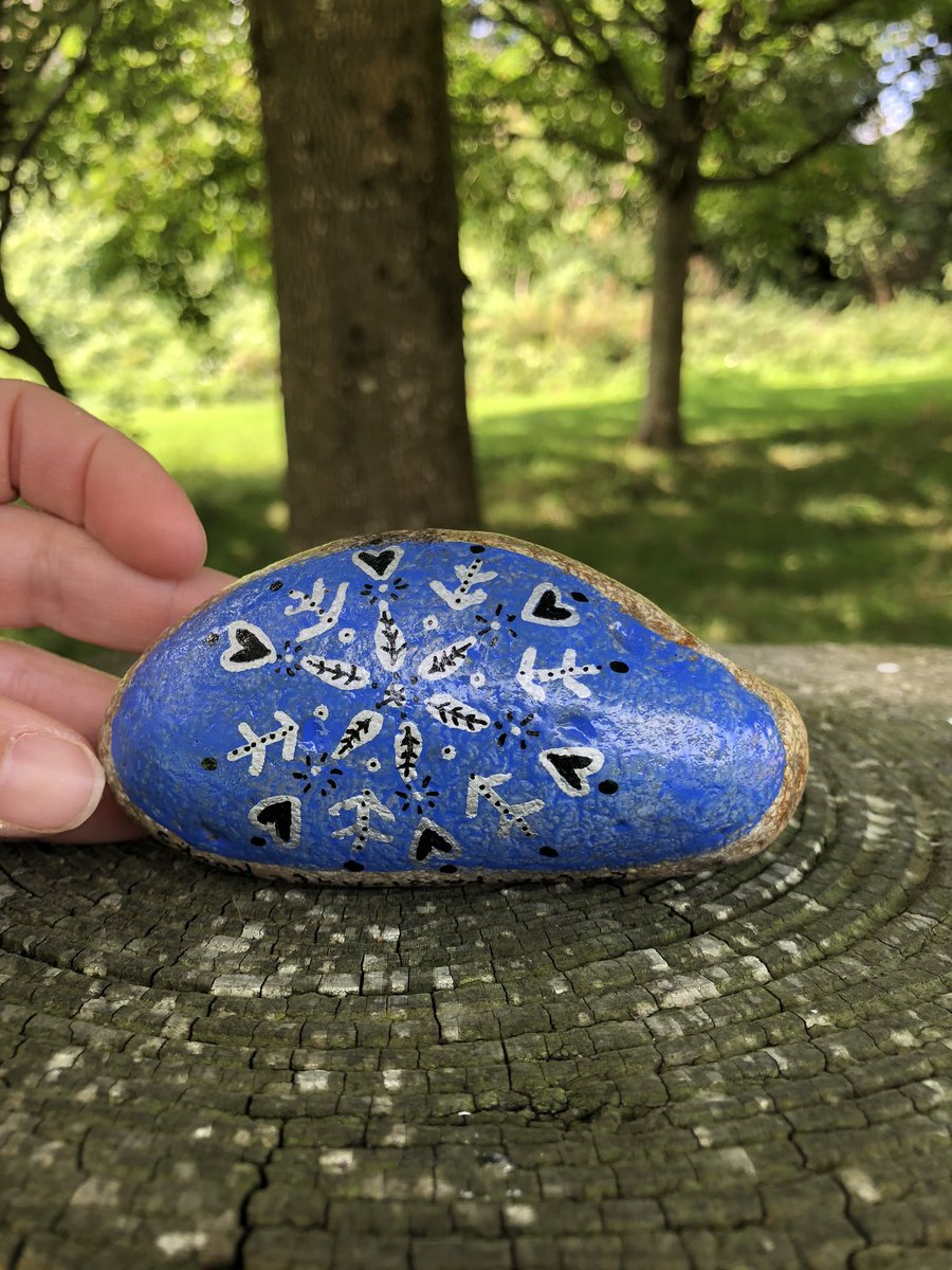 CompassionateRo's tweet image. Let’s make the present a past worth having. 
.
.
#pebbleswithpurpose #mindfulness #mindfulrocks #rockpaintingart #rockpainting #paintedrocksrock #paintedrocks #paintedpebblestones #paintedrocksuk #presence #compassionrocks #compassionaterocks #365daysofcompassion