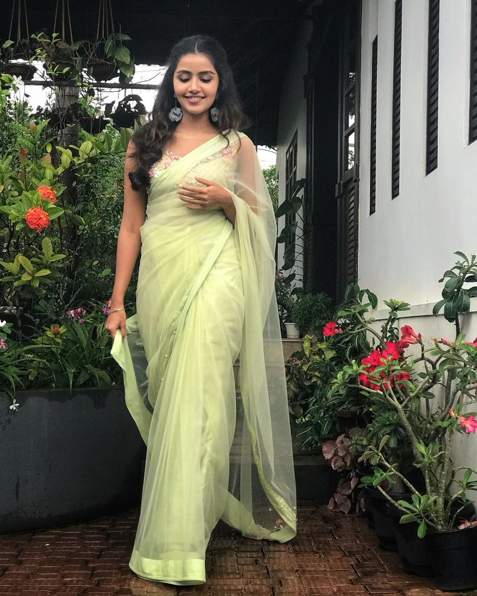 telugufilmnagar's tweet photo. .@anupamahere looks effortlessly elegant in this lovely attire! ❤️

#AnupamaParameswaran #Tollywood #TeluguFilmNagar https://t.co/g8IxRea1bS