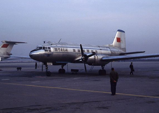 DigitalArt_ia's tweet photo. gregforaday
Airport scenes, 1983-2016.
- Kaitak airport, Hong Kong, 1992.
- Departing Chek Lap Kok airport, Hong Hong, 2016.
- Hongqiao airport, Shanghai, 1983.    #darckcolor https://t.co/Q0xxJavdwK