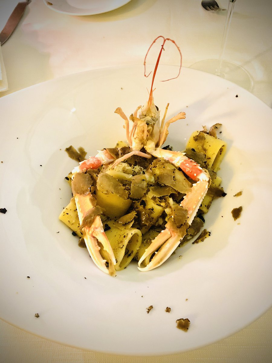 tssorcinelli's tweet photo. #BonAppetit It’s #Saturday lunchtime 😁 #Paccheri with #langoustine and #summer  #truffle can’t get better than this, isn’t it!?! #Delicious #Divine #Outstanding #FullOfFlavour #FineDining #MichelinStar #Restaurant #Italy #ItalianFood #Pasta #Fish #Crustaceous #SaturdaySocial 🦞 https://t.co/I9qhSUZs0m