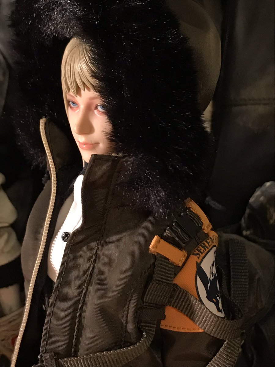 このキャサリンがi8toysオリジナルの第一弾らしいけど、どうか末長く続いてほしい。本当に素晴らしいフィギュア。造形も塗装もそうだし、あと服が完成度高い。生地のセレクトがセンスある。マジで出会ったら買った方がいい一品。 #i8toys 