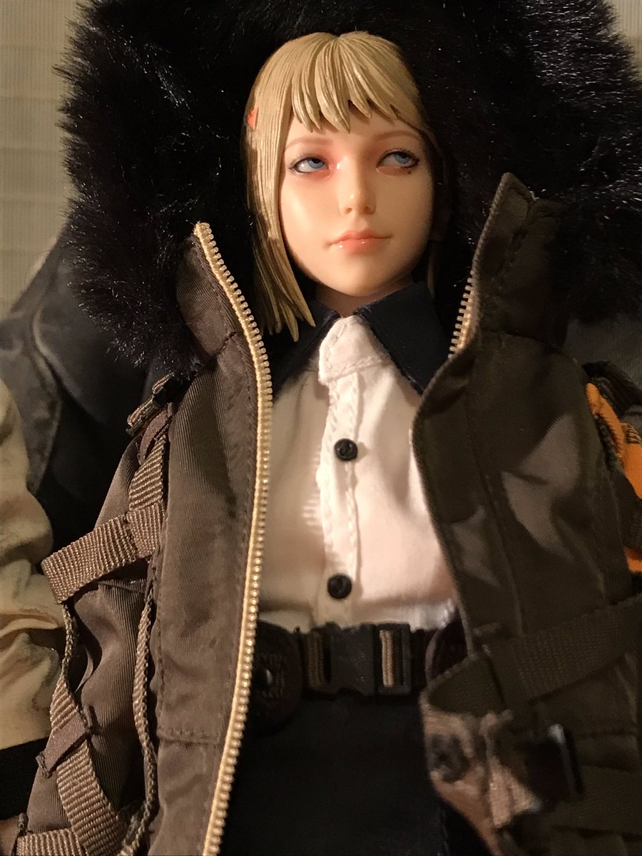 このキャサリンがi8toysオリジナルの第一弾らしいけど、どうか末長く続いてほしい。本当に素晴らしいフィギュア。造形も塗装もそうだし、あと服が完成度高い。生地のセレクトがセンスある。マジで出会ったら買った方がいい一品。 #i8toys 