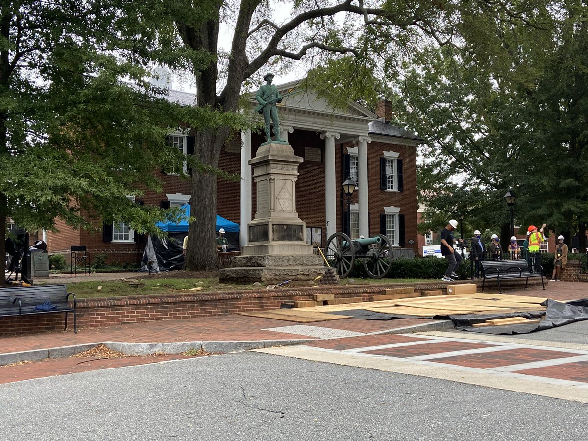 one cannon down. one cannon, the cannon balls, the statue, and the plinth still to go.