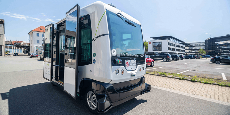emobicon's tweet photo. Ab Sonntag, den 13. September, beginnt in #BadEssen der Fahrgastbetrieb mit „#Hubi “, einem autonom fahrenden #EShuttle des Projekts „#HubChain “ aus dem #Technologieprogramm „IKT für #Elektromobilität “. https://t.co/QCpD5M91Bt
#elektroauto #elektroshuttle #emobicon #emobility https://t.co/Go6NMq6sYR