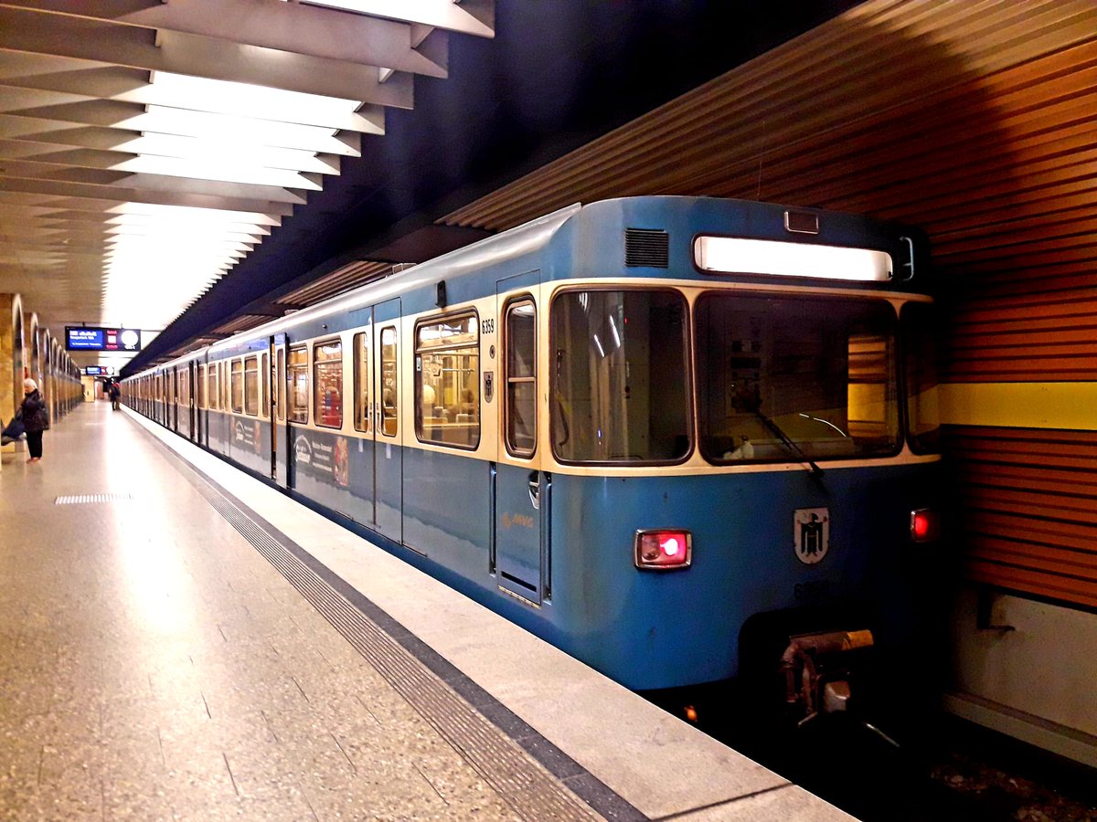 Bonus Track: simplement comentar que els mateixos trens que van inaugurar tant l'S-Bahn com l'U-Bahn l'any 1972 encara segueixen funcionant a dia d'avui, gairebé 50 anys després. Reformats, sí, però funcionen a la perfecció.