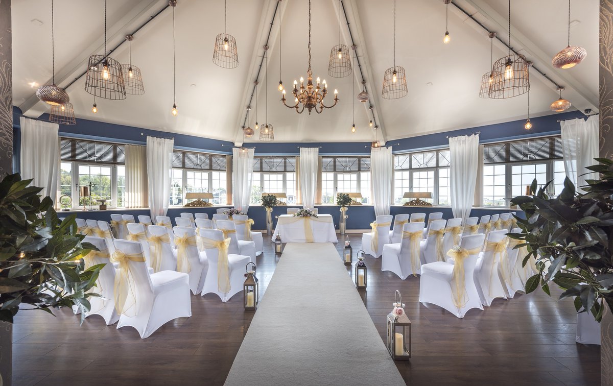 CWM_YSWW's tweet photo. #VenueOfTheDay: @StradeyHotel is a four-star wedding venue situated in rural Carmarthenshire that overlooks the Gower coastline. The historic Edwardian property is just five minutes from Llanelli and has 76 on-site bedrooms. https://t.co/l5UbcInCJr #weddingvenue #weddingday https://t.co/Qb3Eo07W0p