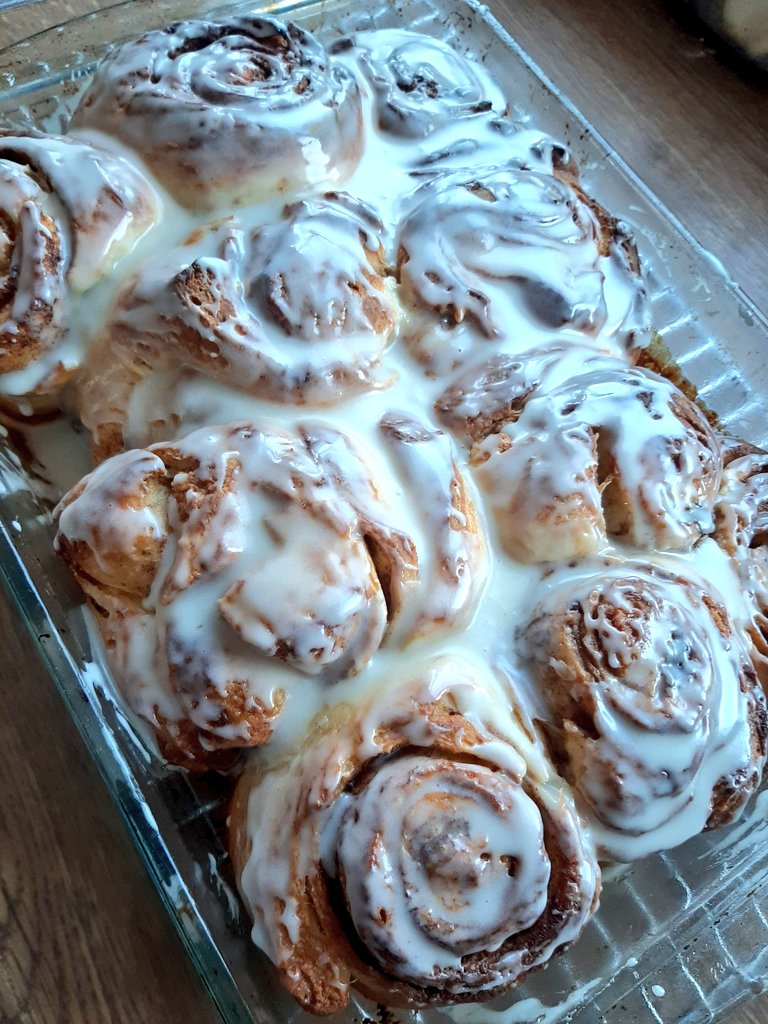 It's a labour of love but everytime I make these I wonder why I dont make them more often 🤤 #CinnamonRolls #WeekendBakingProject