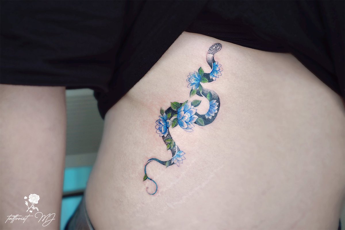 mj_tattooer's tweet photo. 💓RT+팔로우 이벤트💓

✨10월 초 발표✨

많은 분들께 원하시는 타투를 해드리고자
무료 타투 이벤트 합니다!😊🙏

본 계정 💓팔로우+RT💓 해주시는 분들께 추첨을 통해 한분을 뽑아

미니 타투(5cm)혹은 음료 기프티콘 드립니다!

많은 관심 부탁드립니다!💞

#rt #RT #RT이벤트 #RT이벤트 https://t.co/EFtHyxINIL
