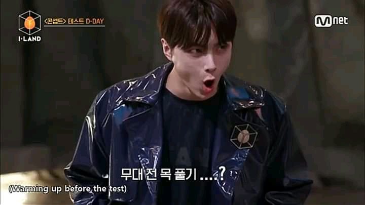 Lee_Geonu2's tweet photo. I'm so happy Jay because you make me happy always😙🧡 https://t.co/Sir7tjwLLI