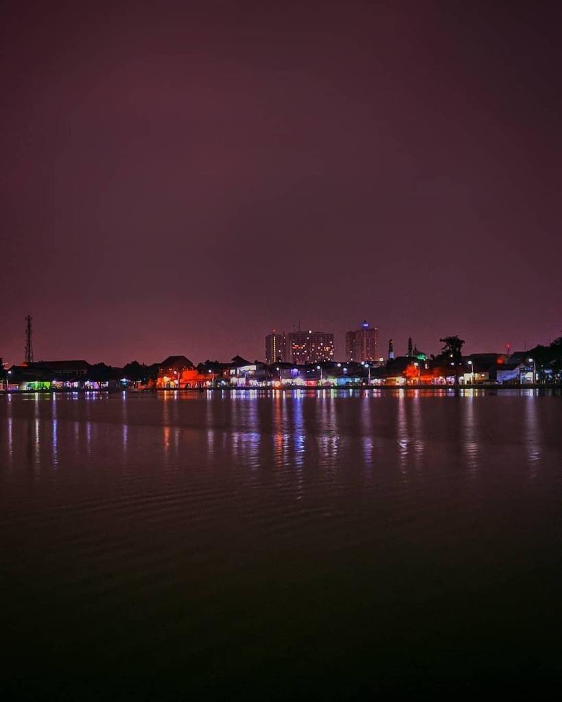 infodepok_id's tweet photo. Berasa seperti di tepi pantai 😊
Ada yang tahu ini di mana?
.
via @imanfirdaus
#pesonaalamindonesia #photography #fotografiindonesia #ig_nusantara #instanusantara #sky_brilliance #explorefervor #nature #moon_skyclouds #phonephotography #ph… https://t.co/hFFt61OZRk https://t.co/X2nykzJtbK