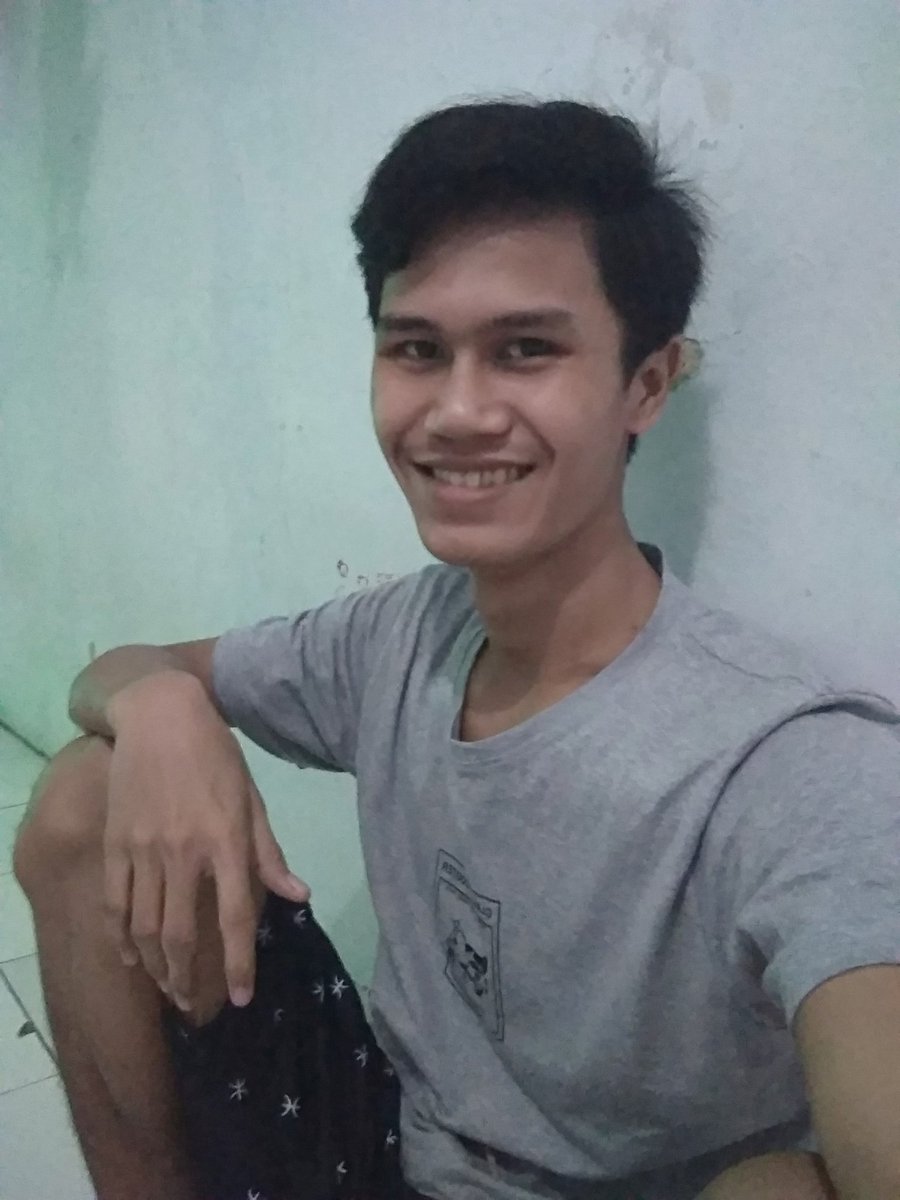 00Sunda's tweet image. Susah nya cari pekerjaan sekarang harus tetep sukur,
Di senyu min Bae biar hepyi
Semangat terus cari kerjaannya😁💪💪