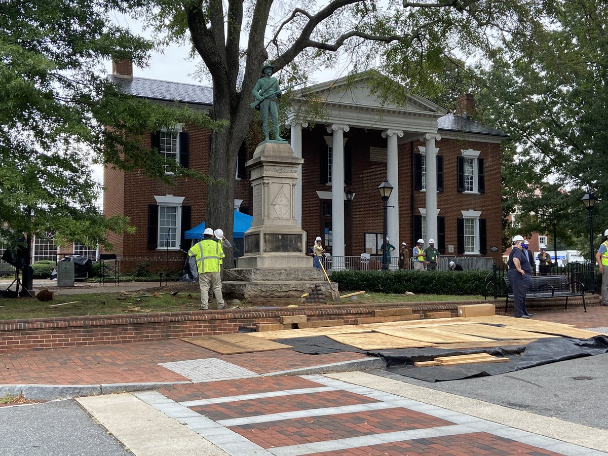 the albemarle county courthouse without confederate cannons, for the first time since 1909