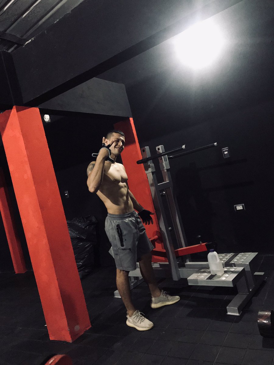jorgeayerbes's tweet photo. Cada quien se hace dueño de lo que le gusta. Limited ⚡️  @SMARTBODYFIT1 https://t.co/xwdi28xGEw
