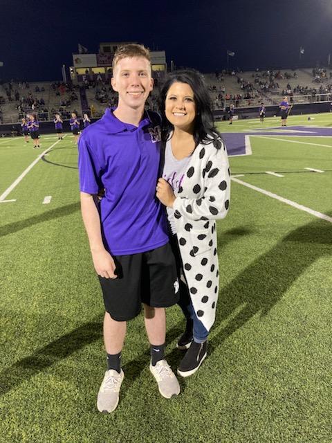 MandiNicholas19's tweet photo. As a mom I've always wanted to make everything right, but I can't make your Senior year right. You should be having all the traditional things a senior does and you aren't.. at least we had last night #fieldcommander #seniornight #classof21 @IsaacHackney https://t.co/NDuaMxEBoV