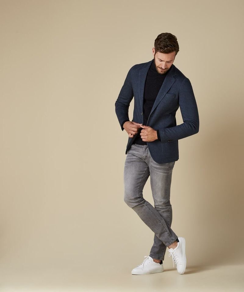 BensFashion's tweet photo. We hebben een uitgebreide collectie van Profuomo in onze winkels hangen #bensfashion #delier #sgravenzande #profuomo https://t.co/FvLUqJeFG9