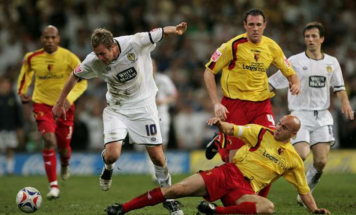Wrong. Leeds lost to Watford. 90 minutes away from being back in the Premier League. Now, they’re back in the purgatory of English Football. As the 06/07 season started, Blackwell’s contract was terminated after a poor start. From the cusp of glory to frustration.