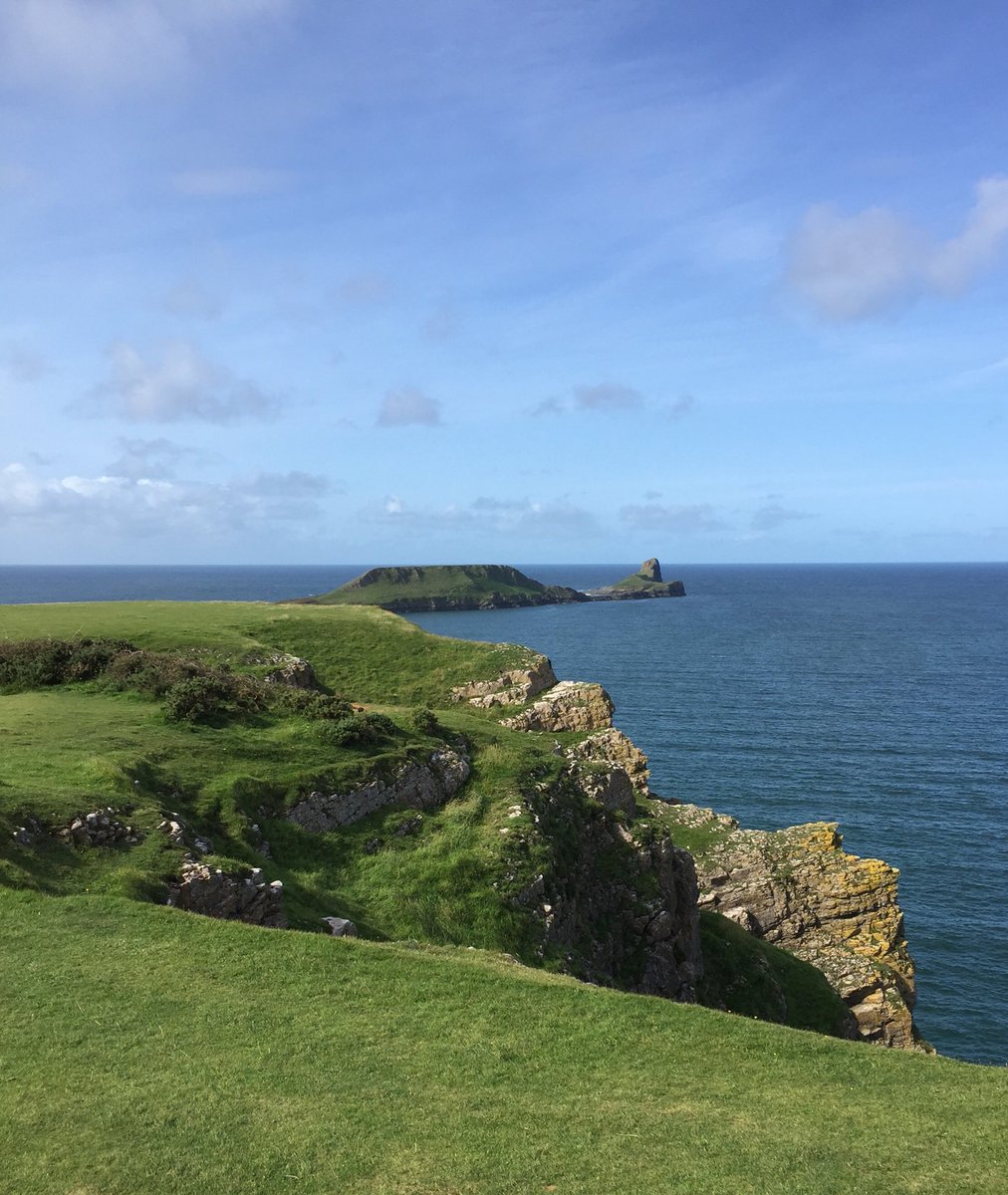 CathrynHawbrook's tweet photo. It’s compulsory. If you go to Gower you have to visit Worms Head #gower https://t.co/NVB8LZKt14